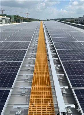 Per què la reixeta de FRP és ideal per a passarel·les de plantes d'energia solar